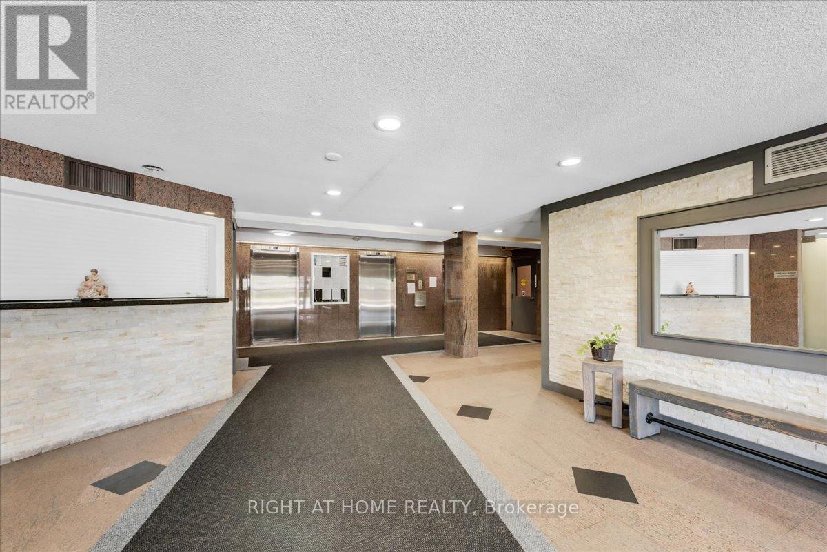 412 - 4 Lisa Street, Brampton, Ontario  L6T 4B6 - Photo 3 - W12324202