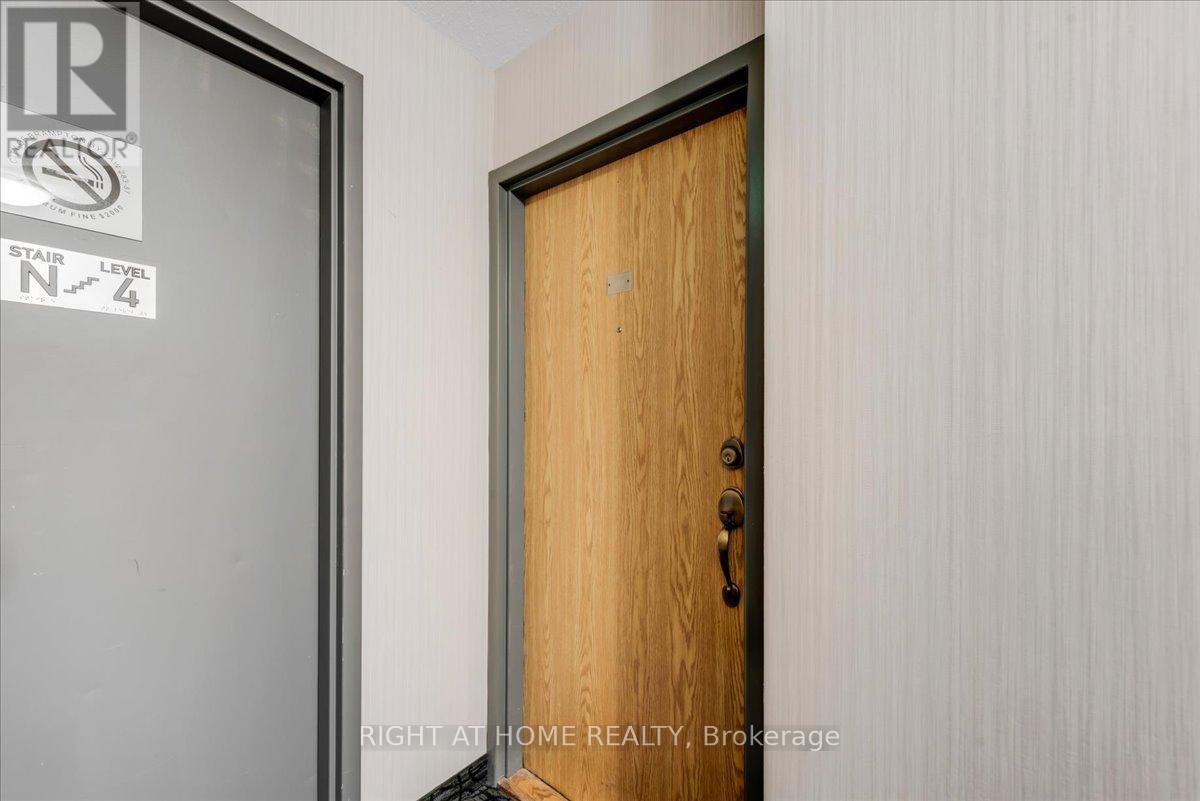 412 - 4 Lisa Street, Brampton, Ontario  L6T 4B6 - Photo 6 - W12324202