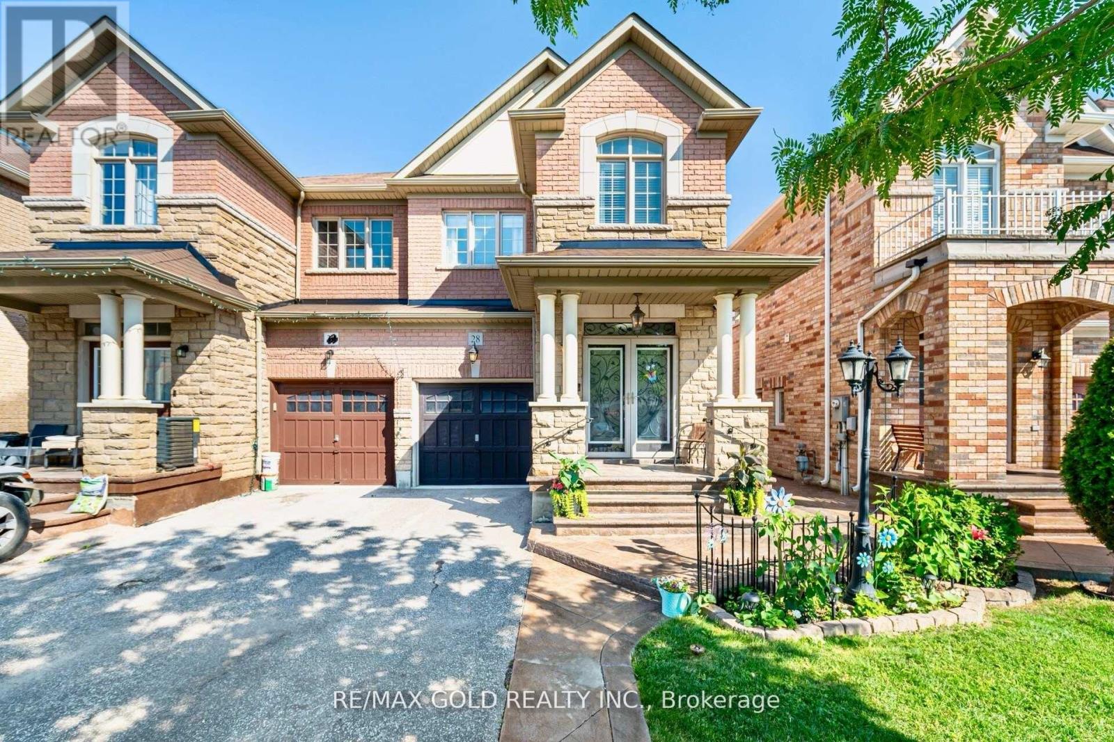 Property at 28 VERSAILLES CRESCENT image 1