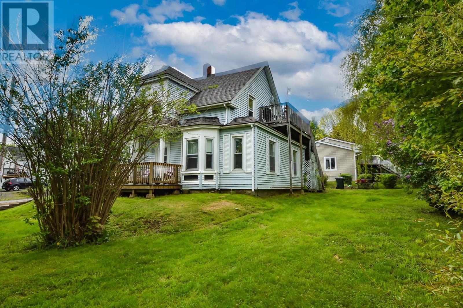 30 Jubilee Road, Bridgewater, Nova Scotia  B4V 2A4 - Photo 3 - 202512729