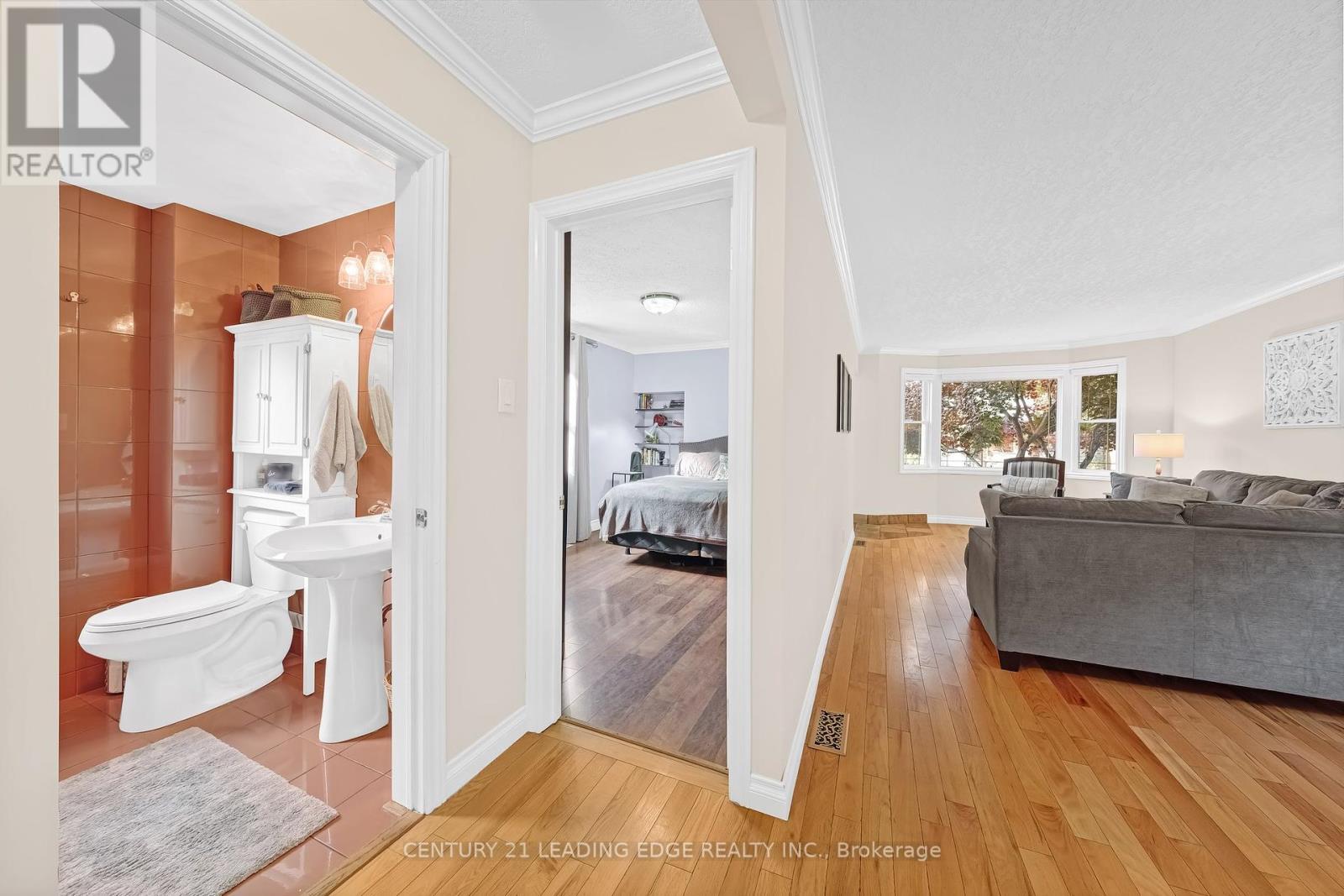 215 Wexford Avenue S, Hamilton, Ontario  L8K 2P1 - Photo 16 - X12324143