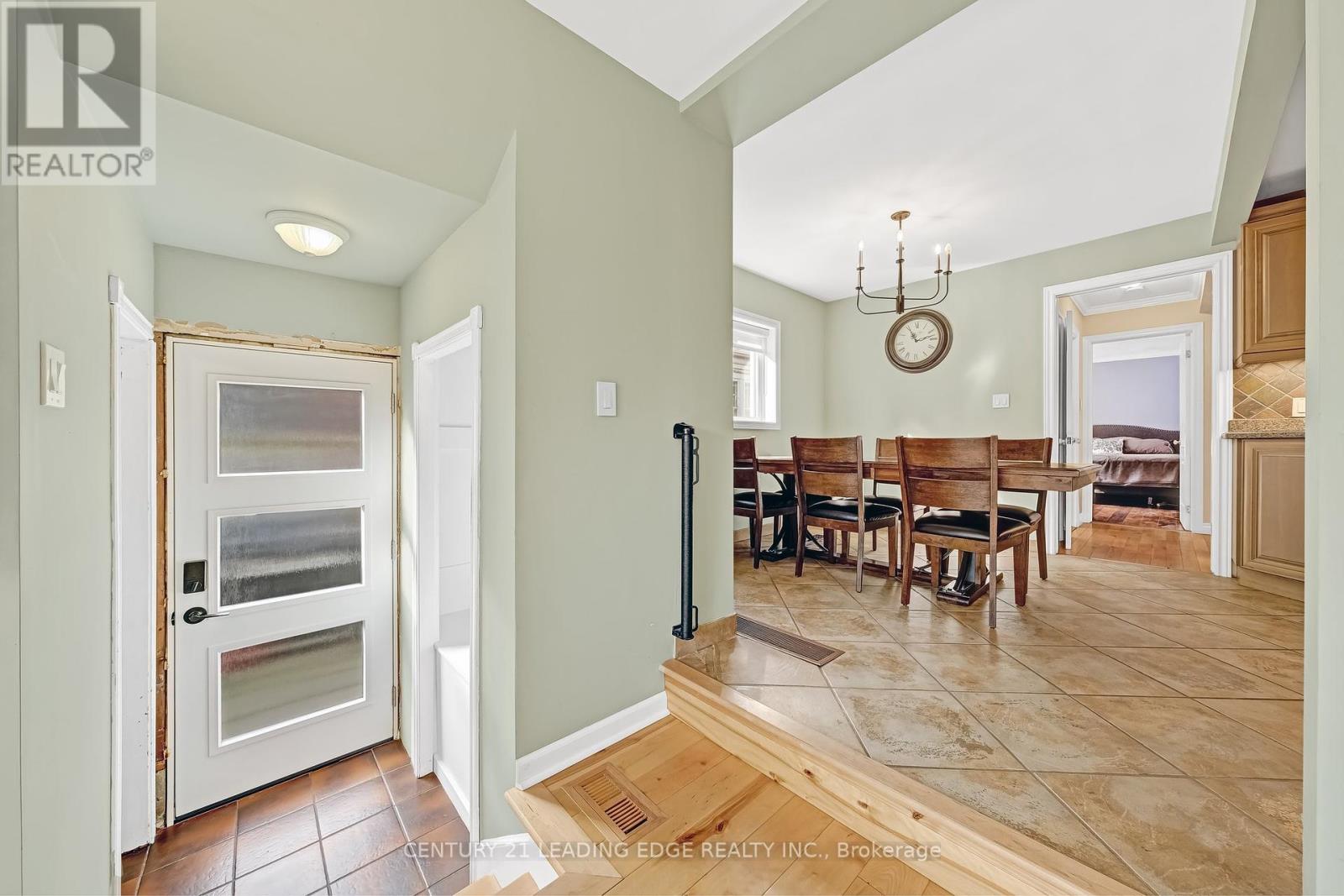 215 Wexford Avenue S, Hamilton, Ontario  L8K 2P1 - Photo 19 - X12324143
