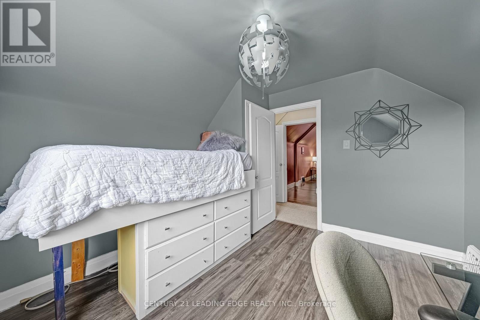 215 Wexford Avenue S, Hamilton, Ontario  L8K 2P1 - Photo 32 - X12324143