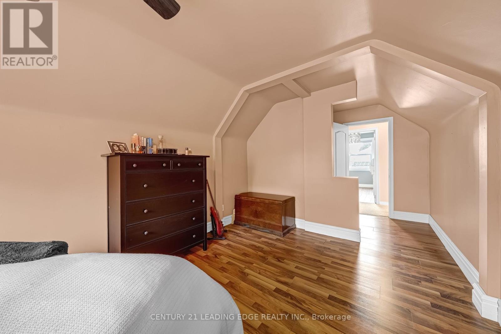 215 Wexford Avenue S, Hamilton, Ontario  L8K 2P1 - Photo 34 - X12324143