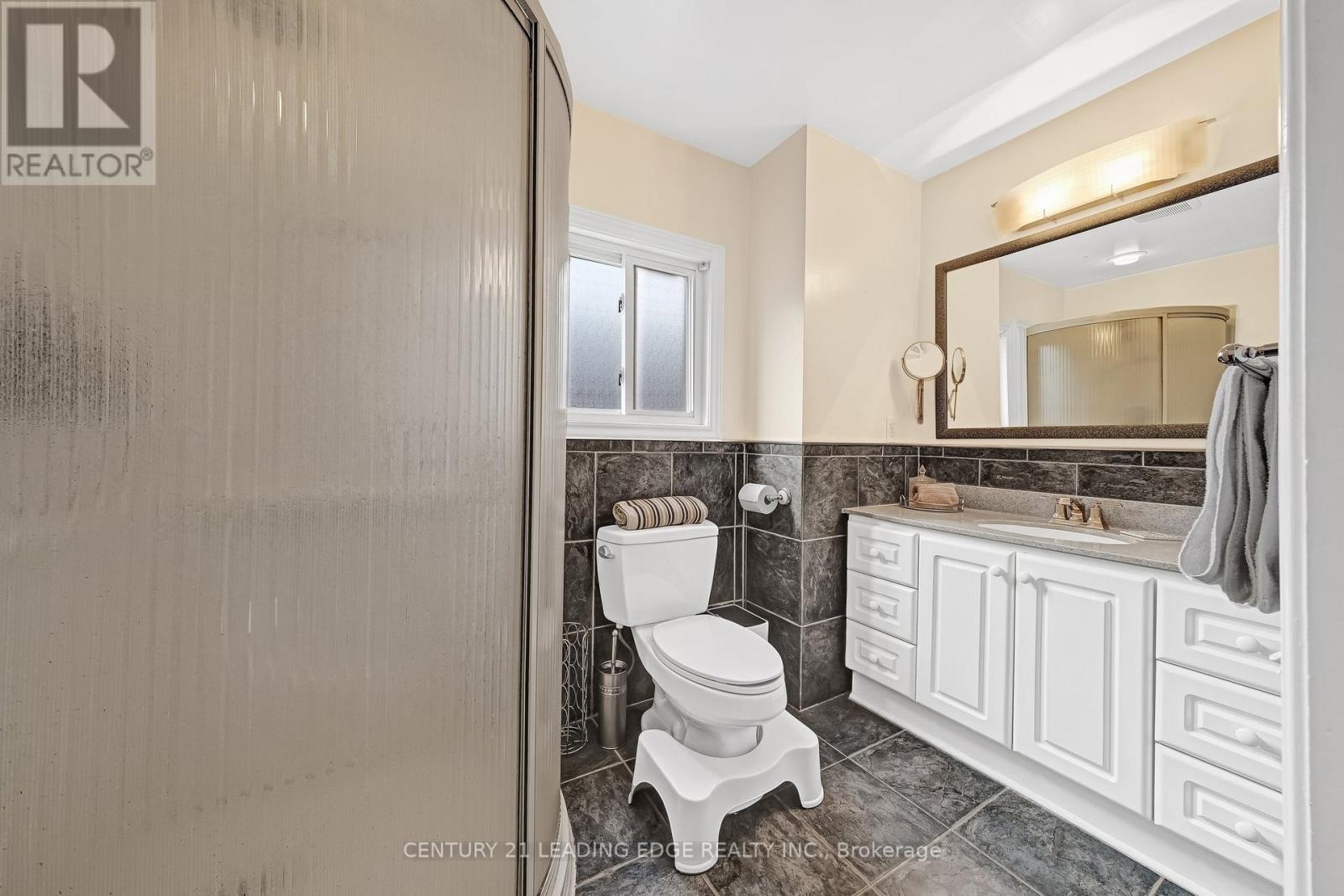 215 Wexford Avenue S, Hamilton, Ontario  L8K 2P1 - Photo 35 - X12324143
