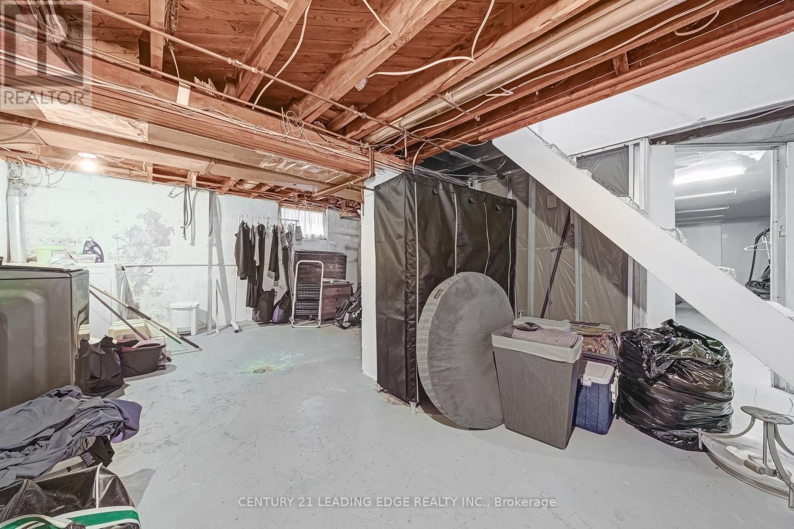 215 Wexford Avenue S, Hamilton, Ontario  L8K 2P1 - Photo 36 - X12324143