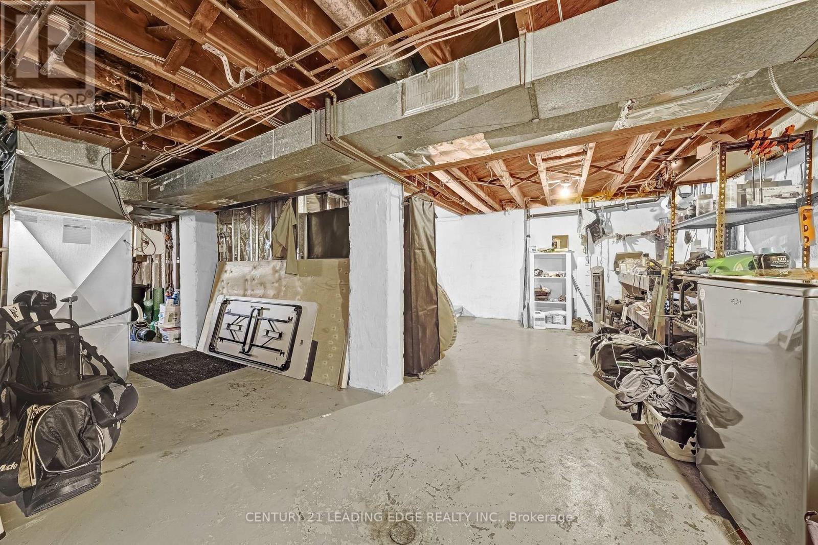 215 Wexford Avenue S, Hamilton, Ontario  L8K 2P1 - Photo 37 - X12324143
