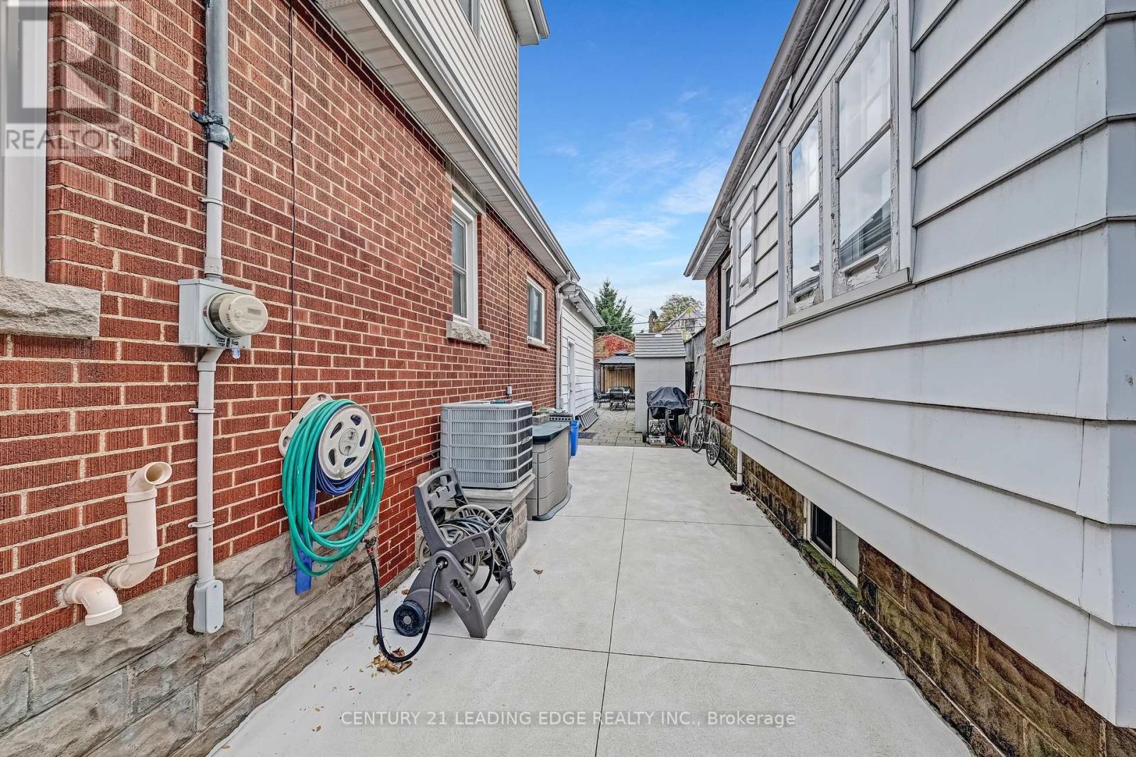 215 Wexford Avenue S, Hamilton, Ontario  L8K 2P1 - Photo 40 - X12324143