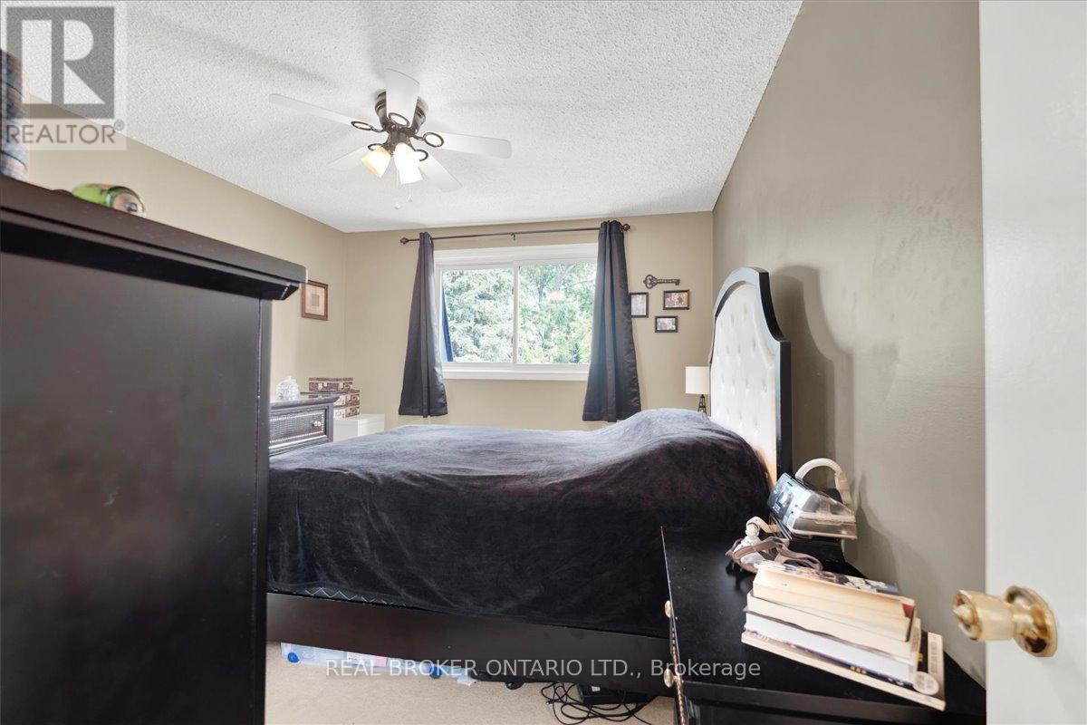 51 Southglen Road, Brantford, Ontario  N3R 6Z9 - Photo 18 - X12324151