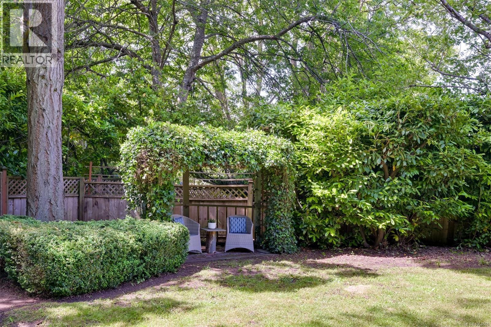 Property at 1033 Pentrelew Pl image 4