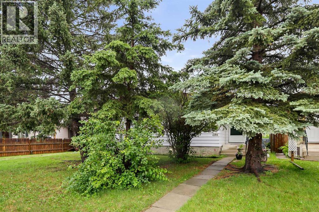 Property at 4523 70 Street NW image 3