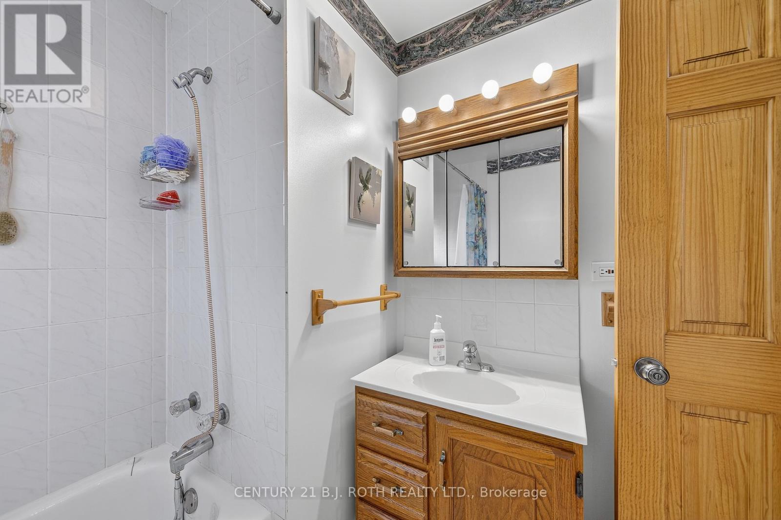 3929 Alderly Avenue, Innisfil, Ontario  L9S 2M2 - Photo 34 - N12316656