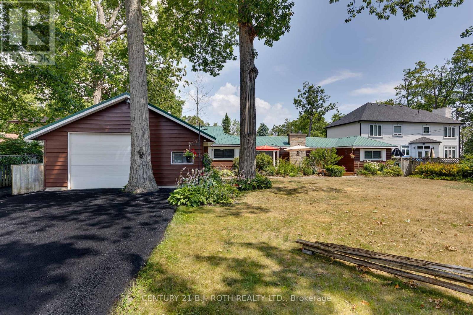 3929 Alderly Avenue, Innisfil, Ontario  L9S 2M2 - Photo 1 - N12316656
