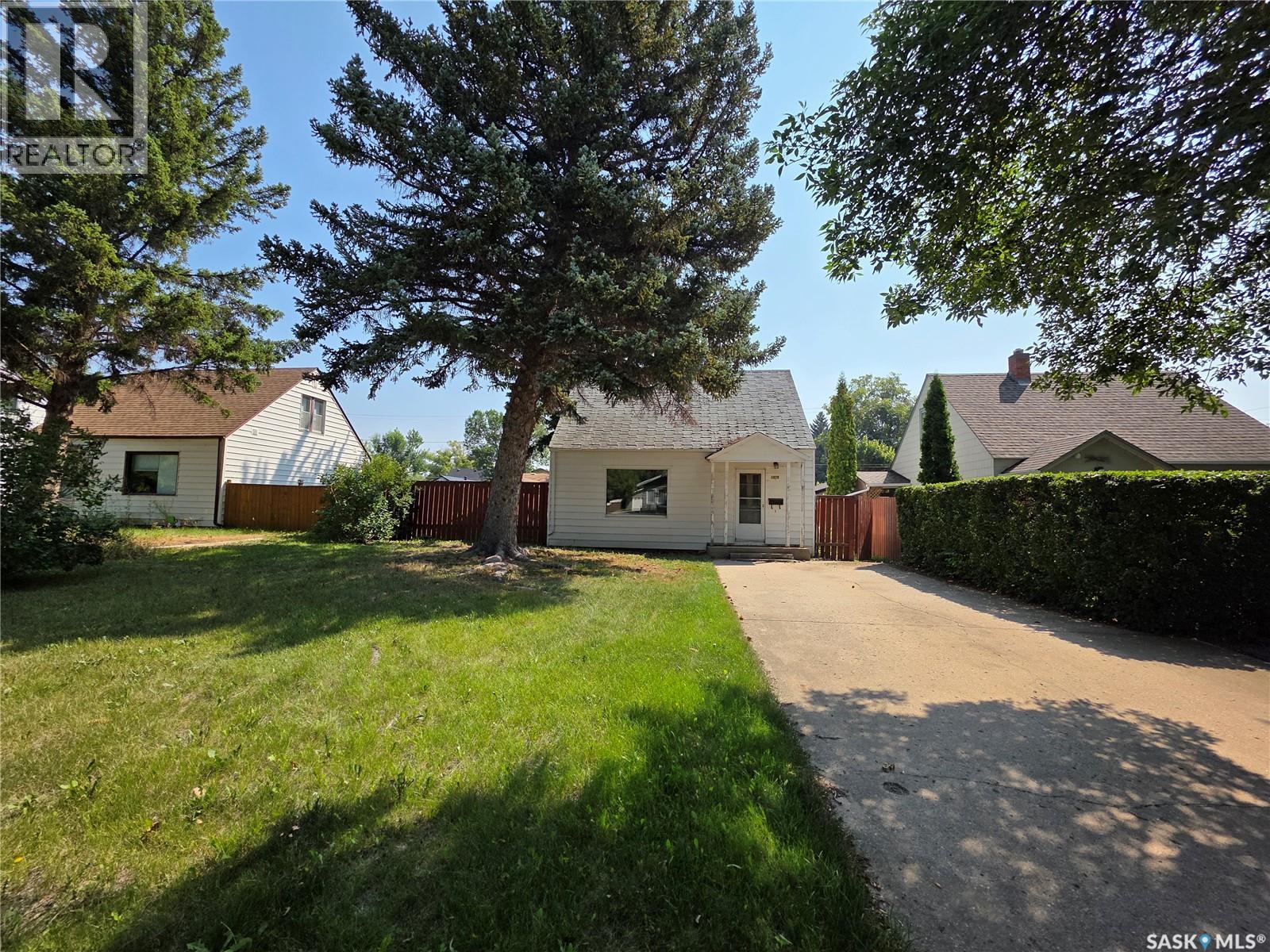 Property at 1075 Monk AVENUE image 2