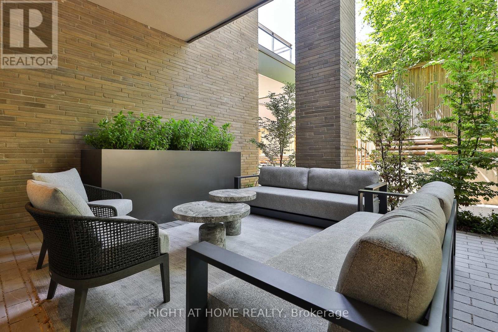 Garden Home 2 - 10 Prince Arthur Avenue, Toronto, Ontario  M5R 1A9 - Photo 11 - C12243593