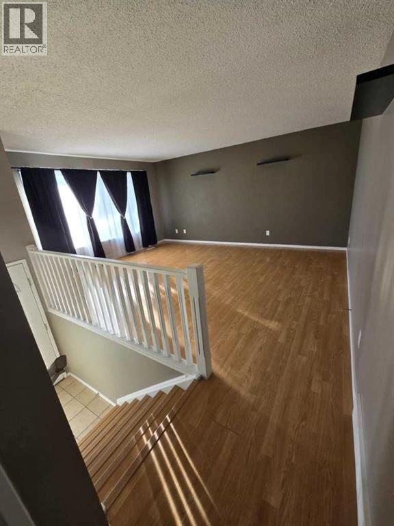 Property at 8702 96 Street image 3