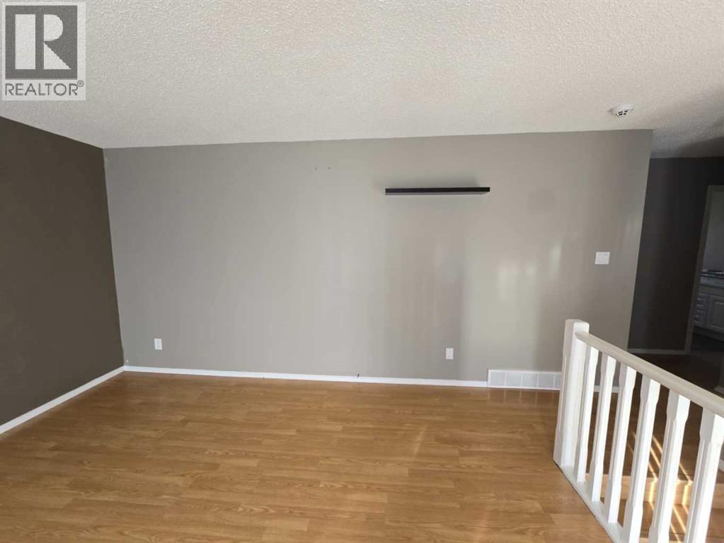 Property at 8702 96 Street image 5