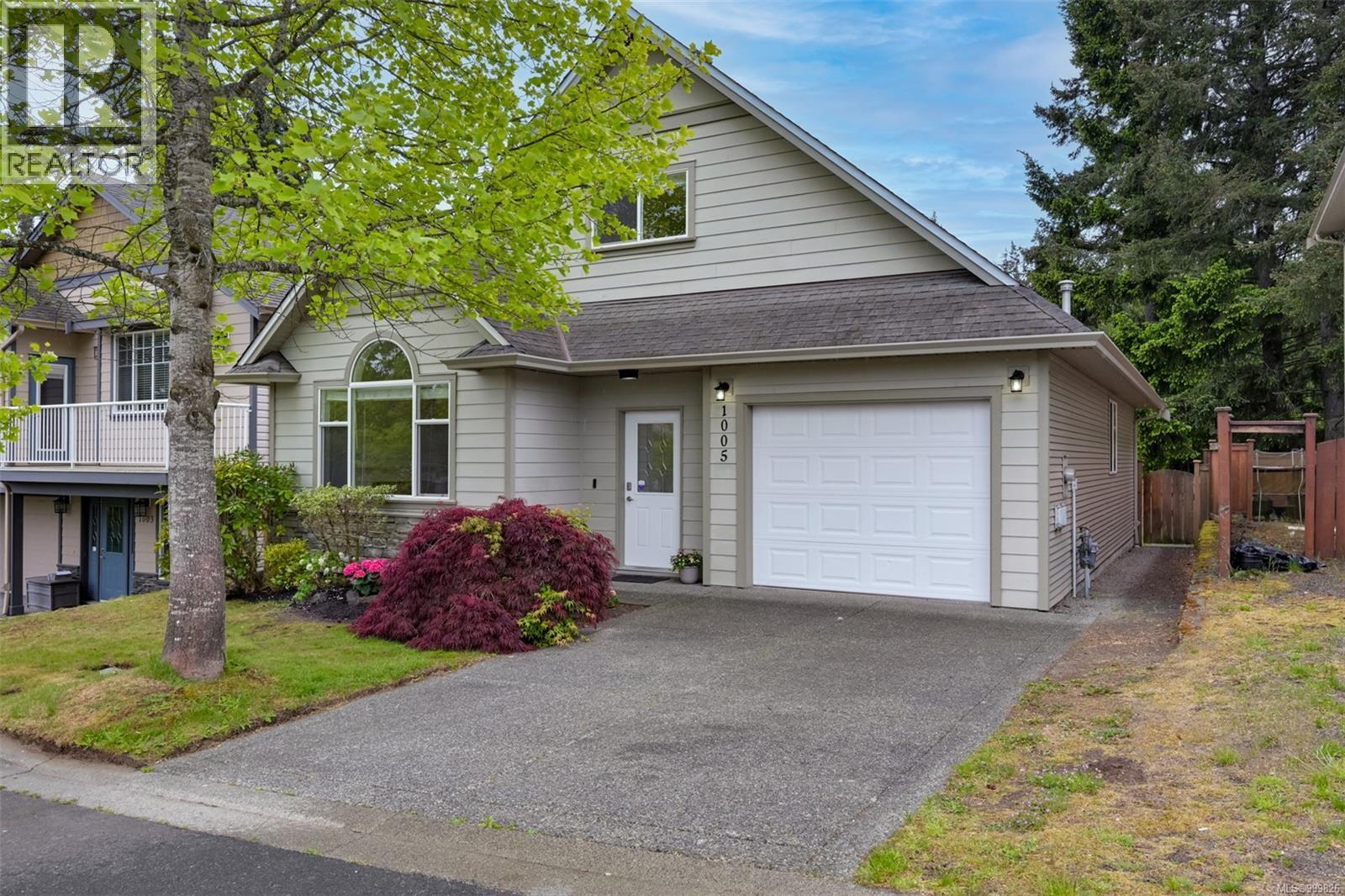 Property at 1005 Wild Pond Lane image 4