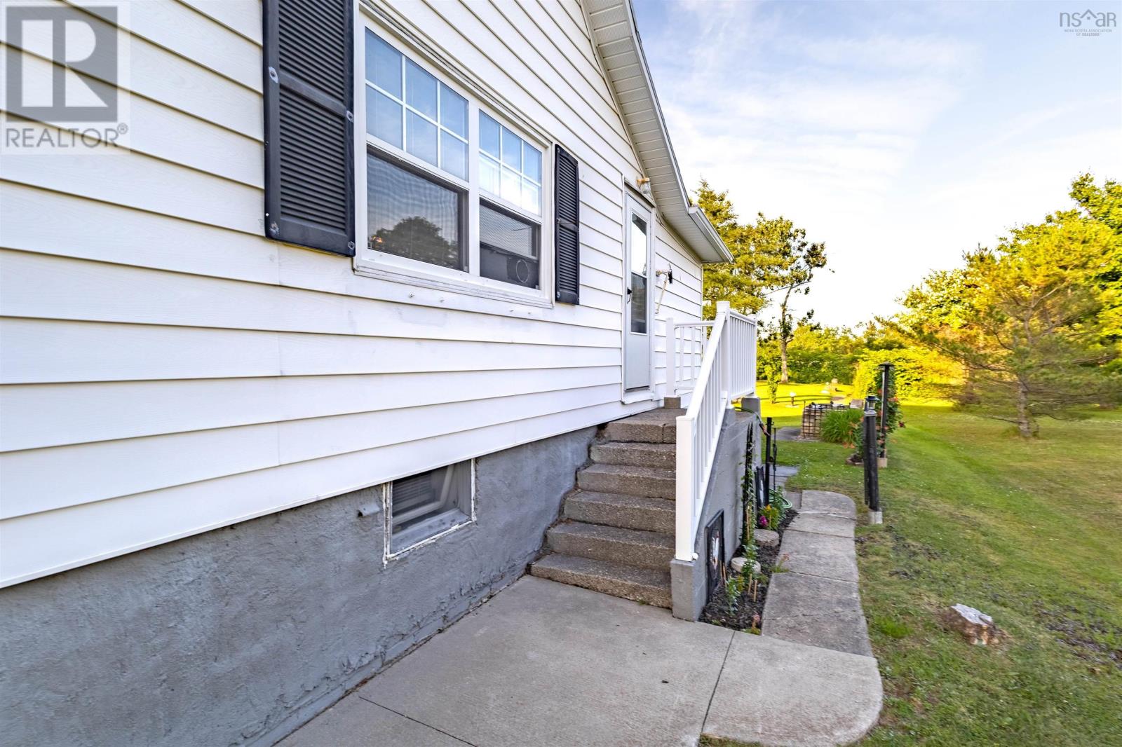 288 Atlantic Street, Sydney Mines, Nova Scotia  B1V 1W8 - Photo 11 - 202517495