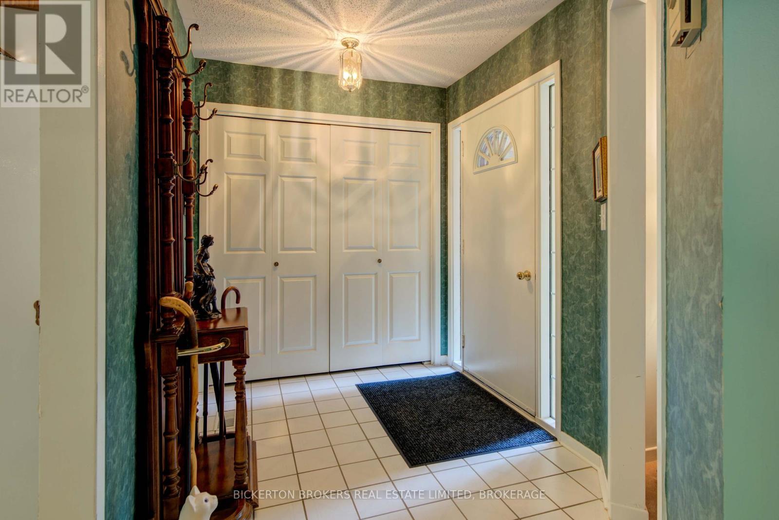 16 Village Estates Road S, Leeds And The Thousand Islands, Ontario  K0E 1L0 - Photo 23 - X12324402