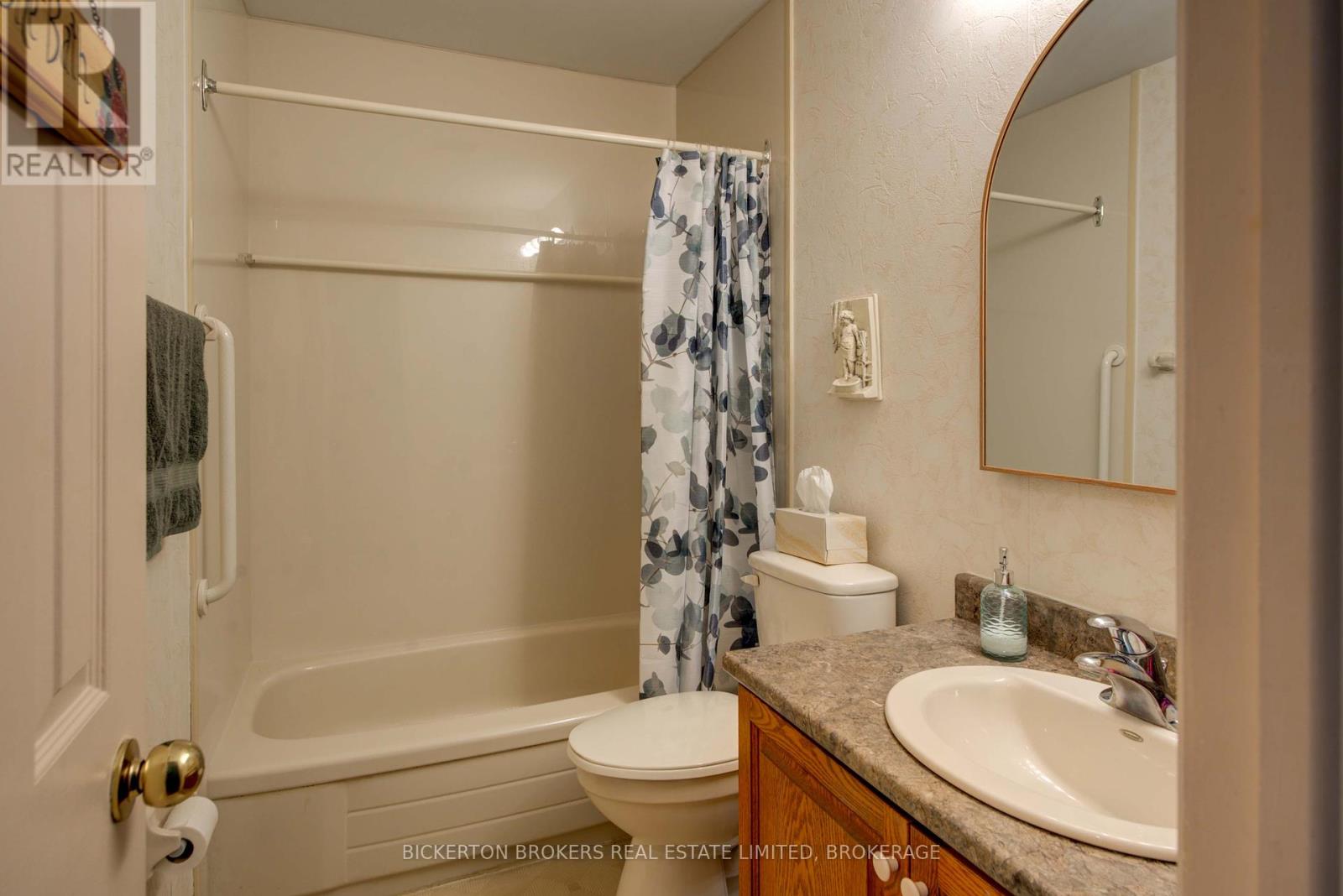 16 Village Estates Road S, Leeds And The Thousand Islands, Ontario  K0E 1L0 - Photo 34 - X12324402