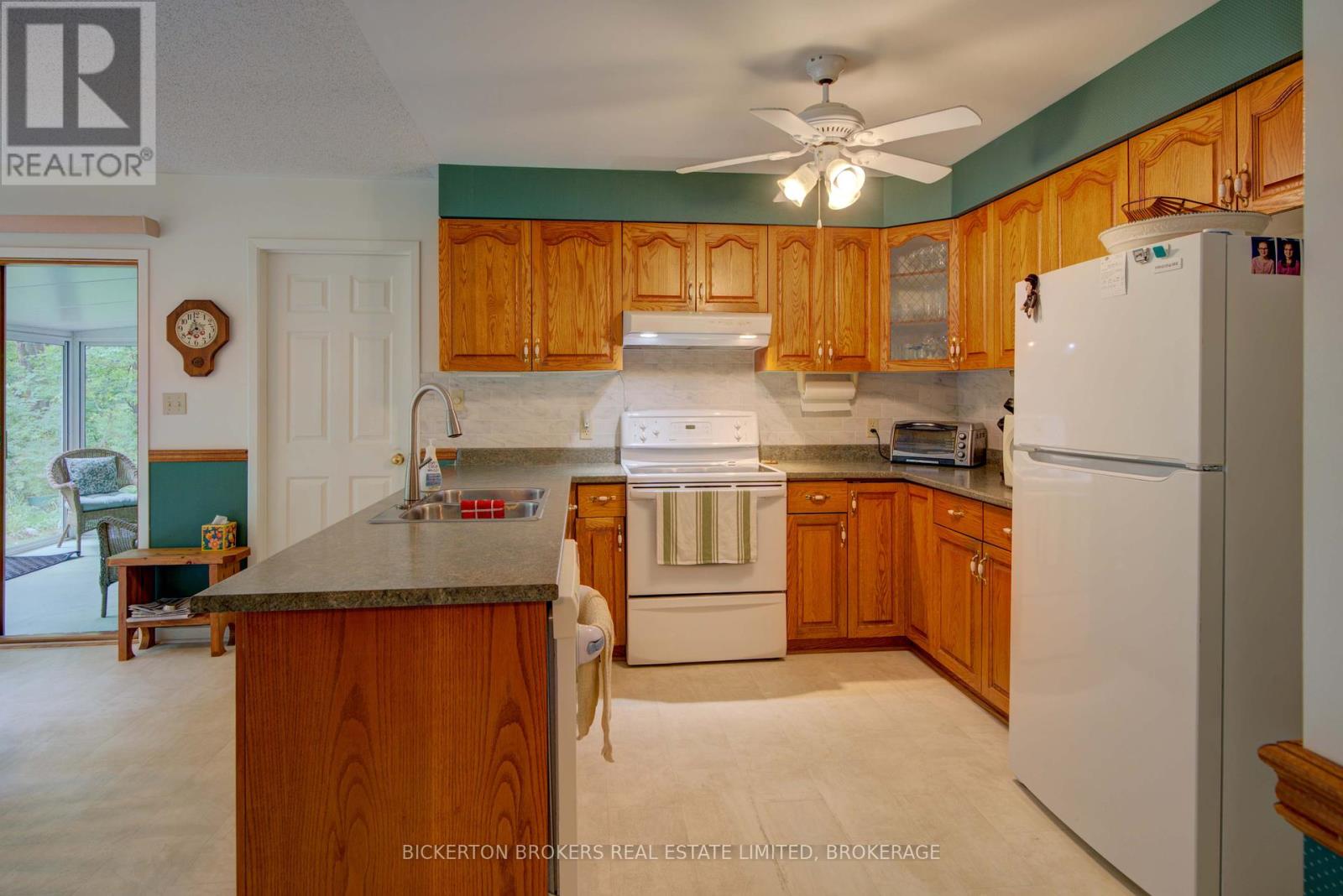 16 Village Estates Road S, Leeds And The Thousand Islands, Ontario  K0E 1L0 - Photo 36 - X12324402