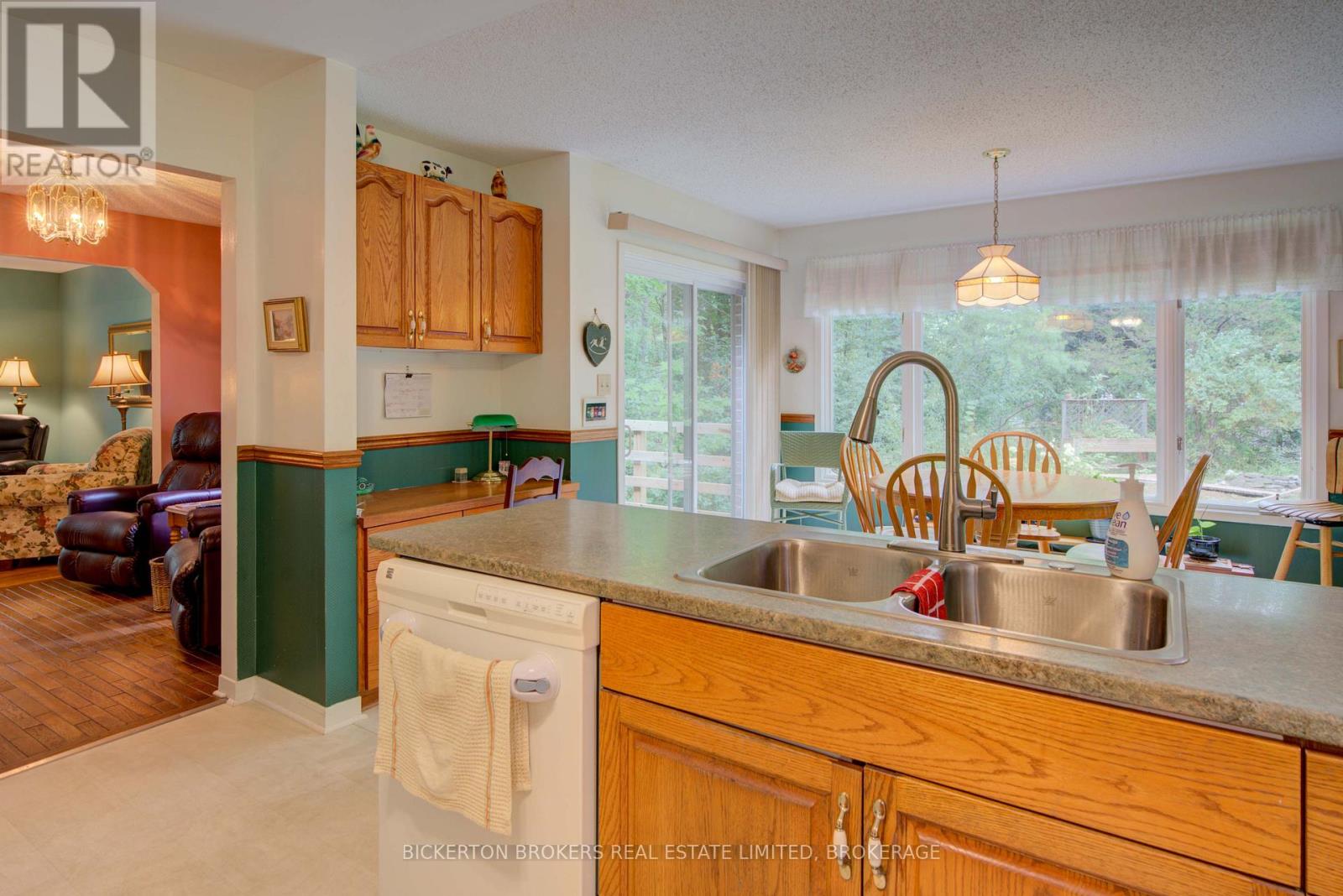 16 Village Estates Road S, Leeds And The Thousand Islands, Ontario  K0E 1L0 - Photo 38 - X12324402