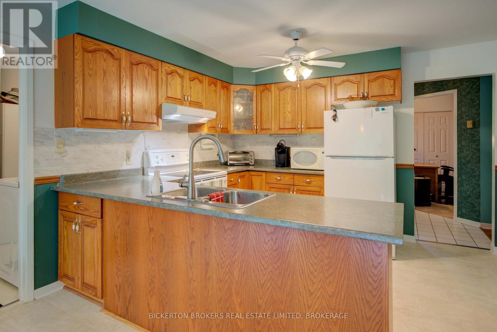 16 Village Estates Road S, Leeds And The Thousand Islands, Ontario  K0E 1L0 - Photo 41 - X12324402