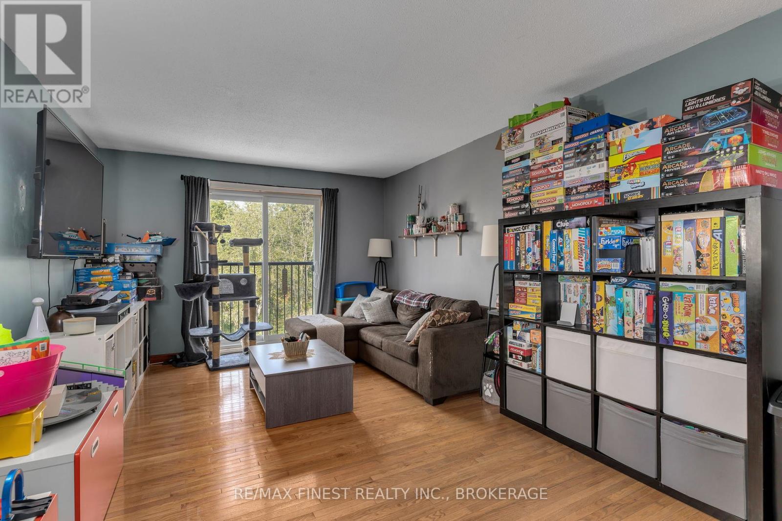 403 - 540 Talbot Place, Gananoque, Ontario  K7G 3C6 - Photo 3 - X12324504