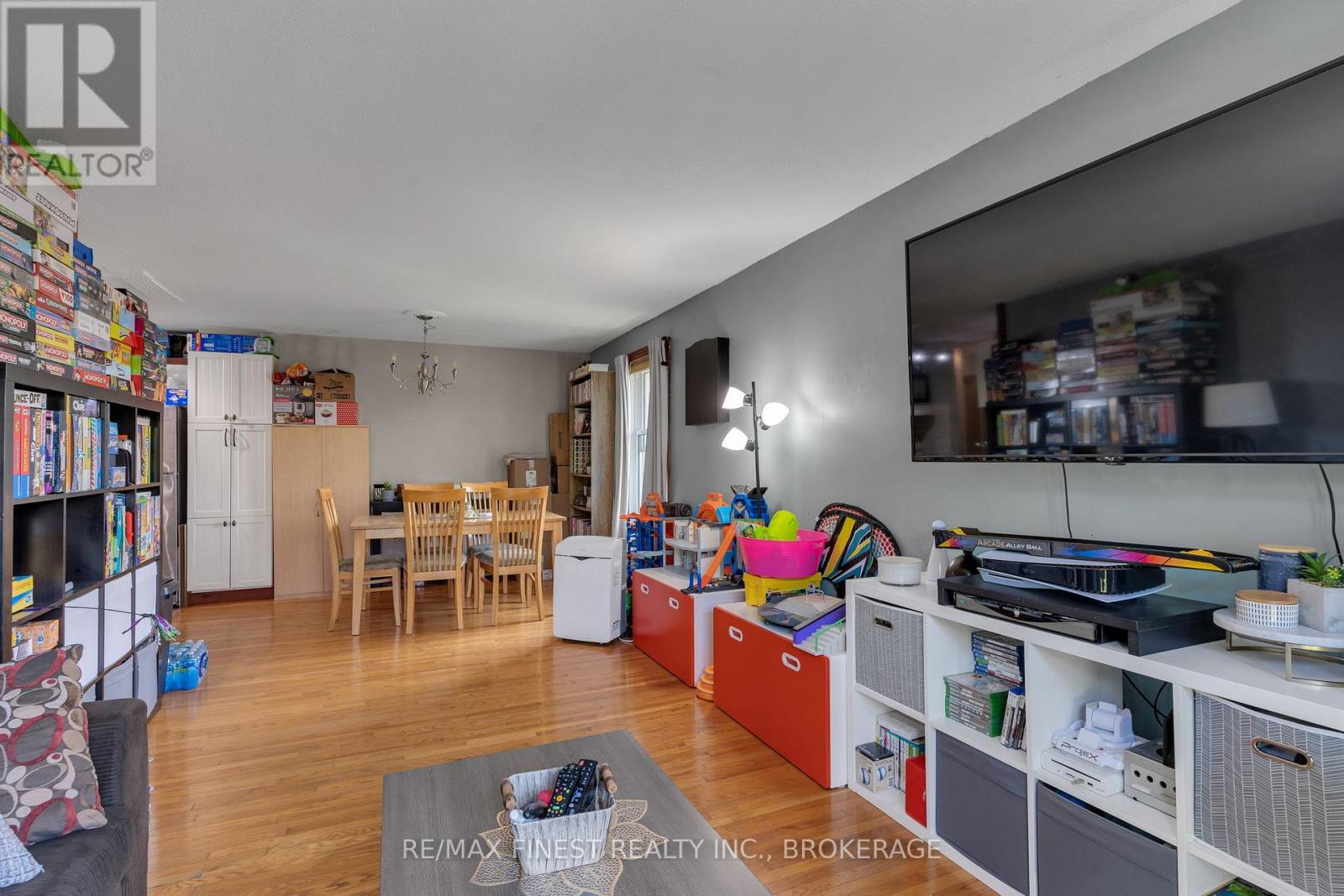 403 - 540 Talbot Place, Gananoque, Ontario  K7G 3C6 - Photo 4 - X12324504