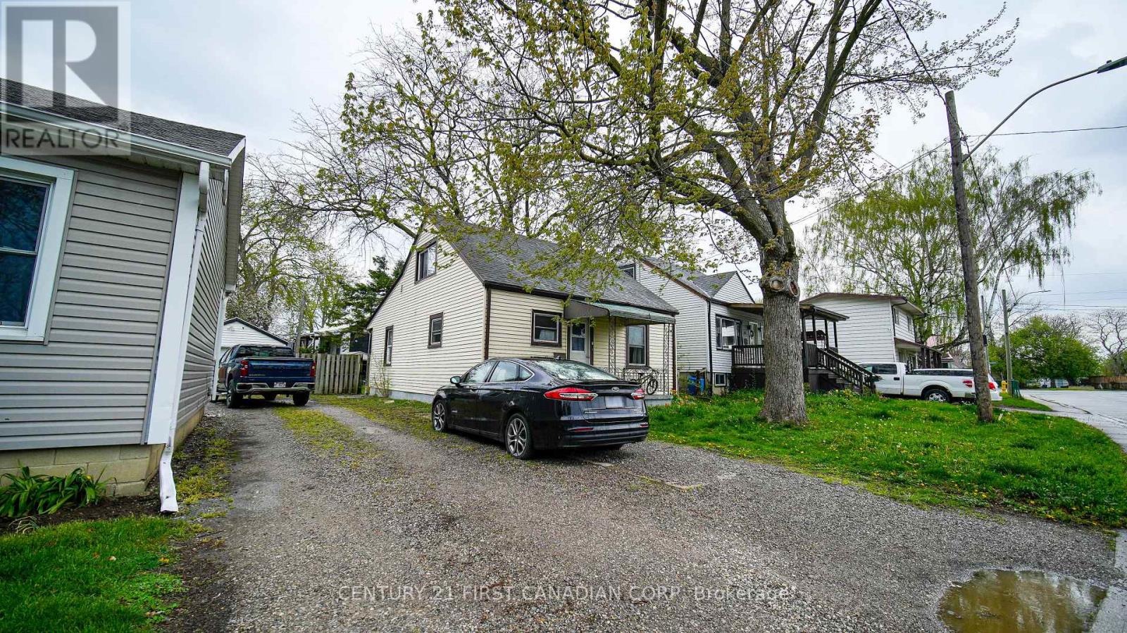 19 Montgomery Drive, Chatham-Kent, Ontario  N8A 1P2 - Photo 2 - X12324501