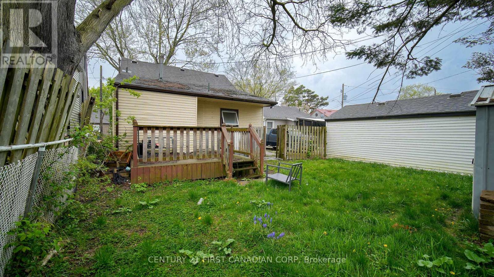 19 Montgomery Drive, Chatham-Kent, Ontario  N8A 1P2 - Photo 22 - X12324501