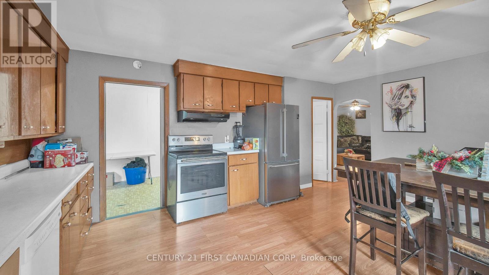 19 Montgomery Drive, Chatham-Kent, Ontario  N8A 1P2 - Photo 8 - X12324501