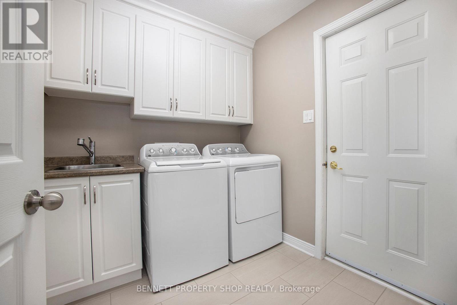 1410 Sherruby Way, Ottawa, Ontario  K2W 1B1 - Photo 16 - X12324572
