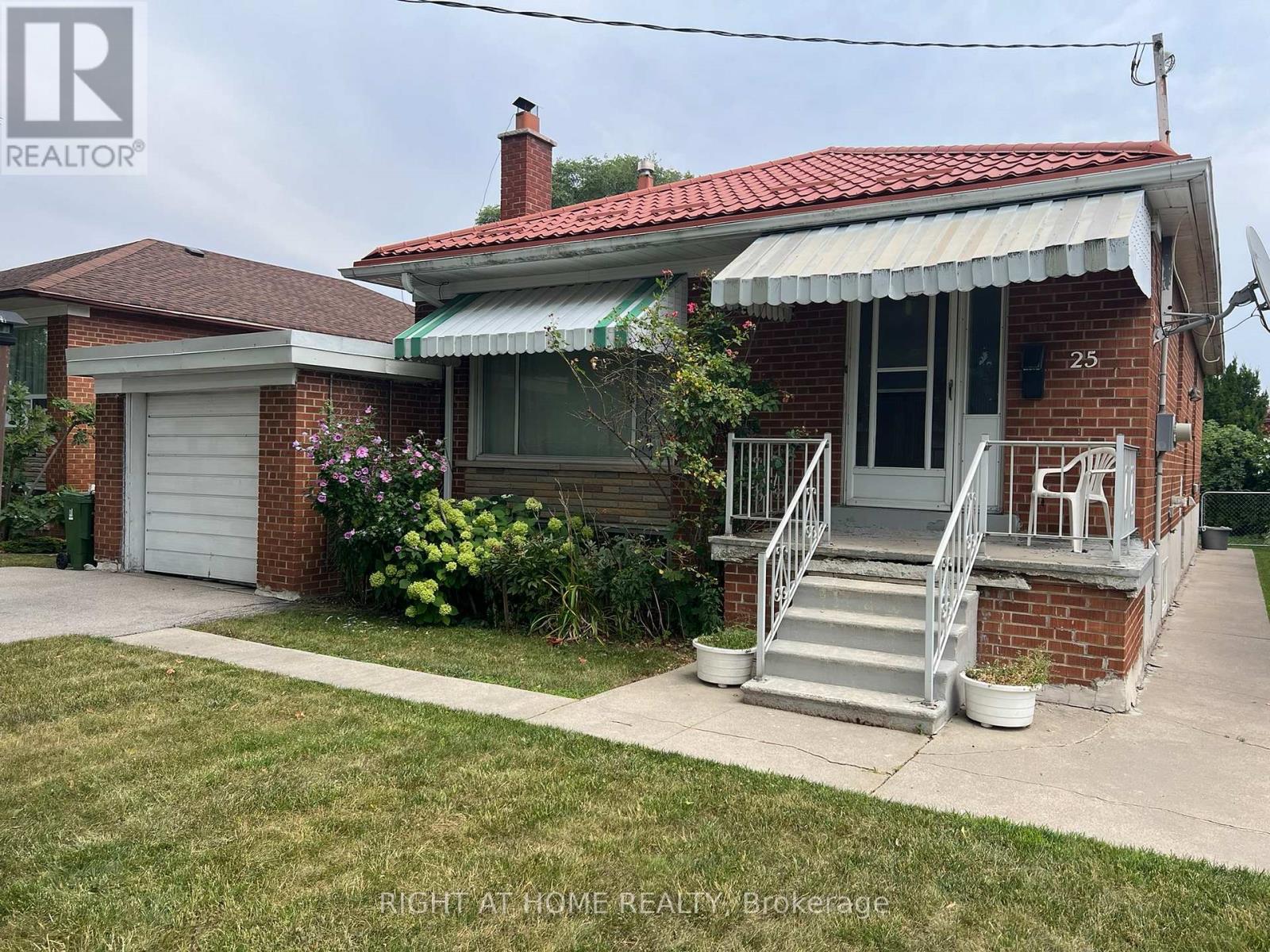 Property at 25 HEATHERGLEN ROAD image 1