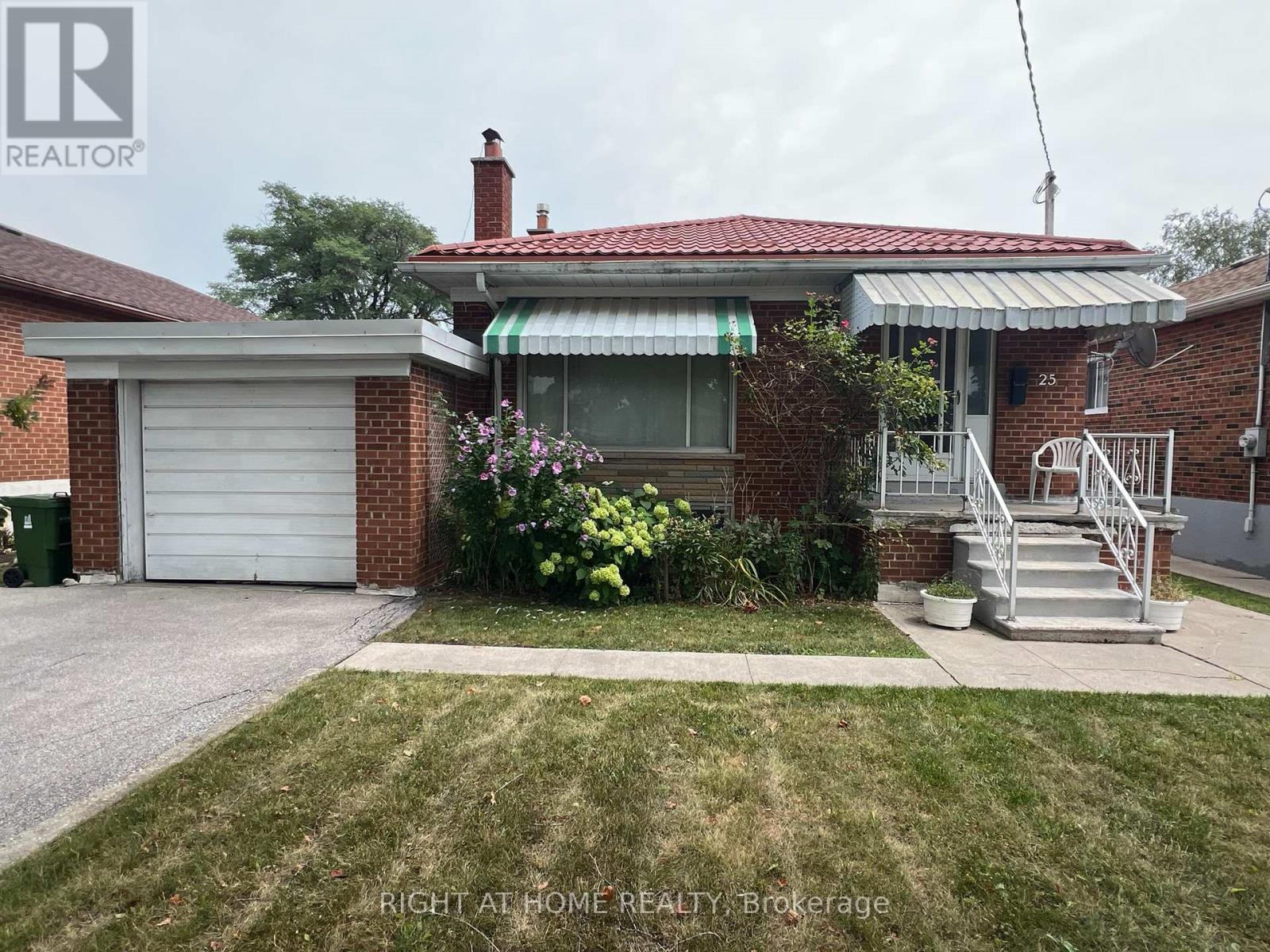 Property at 25 HEATHERGLEN ROAD image 2