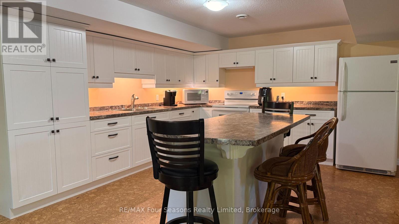229 S Rankin Street, Saugeen Shores, Ontario  N0H 2L0 - Photo 41 - X12062589