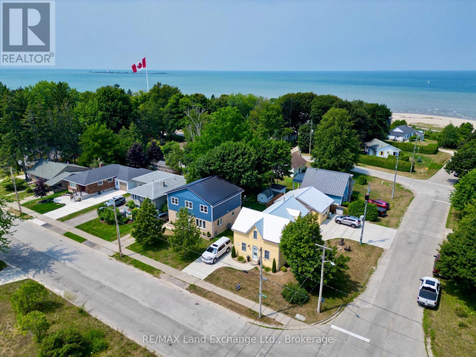 42 Huron Street N, Saugeen Shores, Ontario  N0H 2L0 - Photo 38 - X12317589