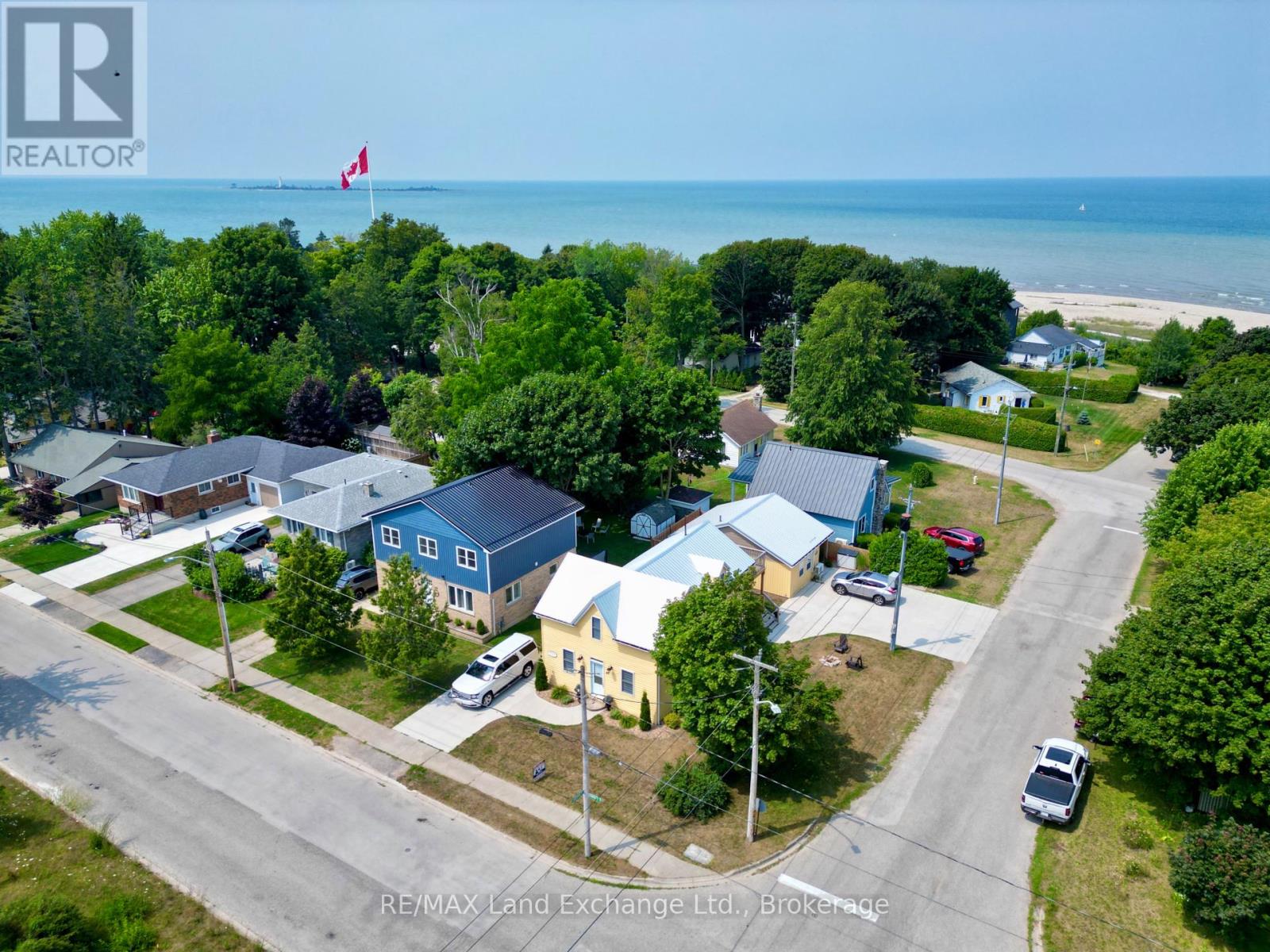 42 Huron Street N, Saugeen Shores, Ontario  N0H 2L0 - Photo 4 - X12317589