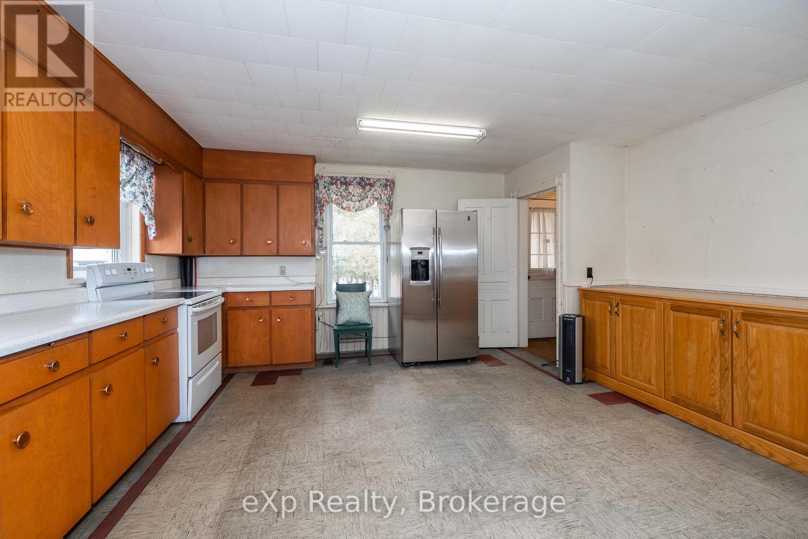 302350 Concession 2 Side Road, West Grey, Ontario  N4N 3B8 - Photo 11 - X12324596
