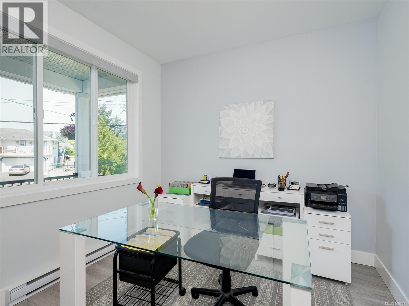 Property at 2407 Mountain Heights Dr image 2