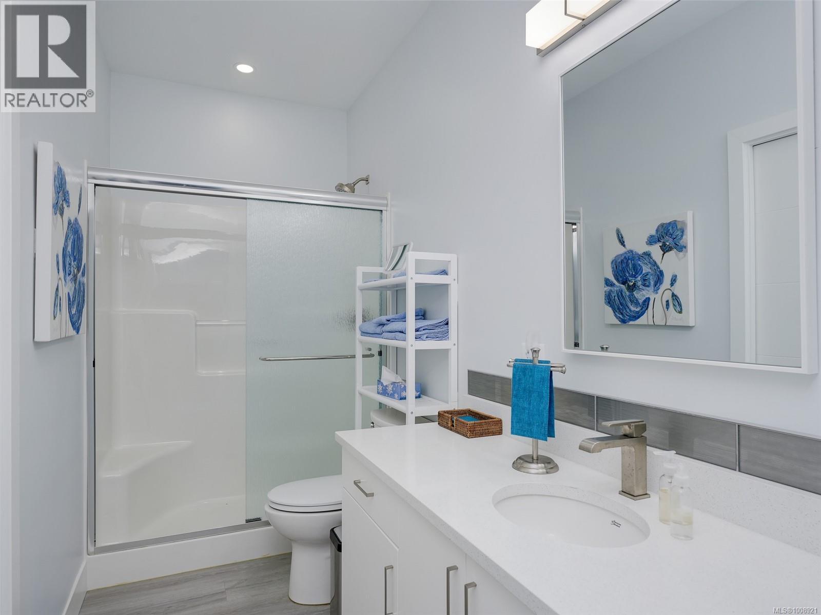 Property at 2407 Mountain Heights Dr image 3