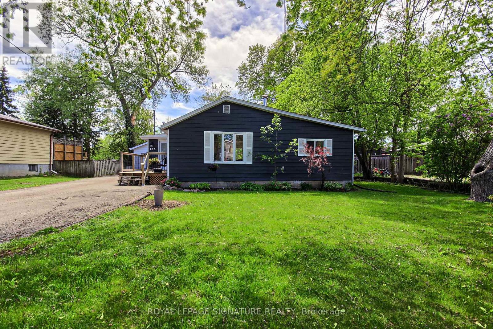 185 Woodland Avenue, Georgina, Ontario  L4P 2M9 - Photo 3 - N12324291