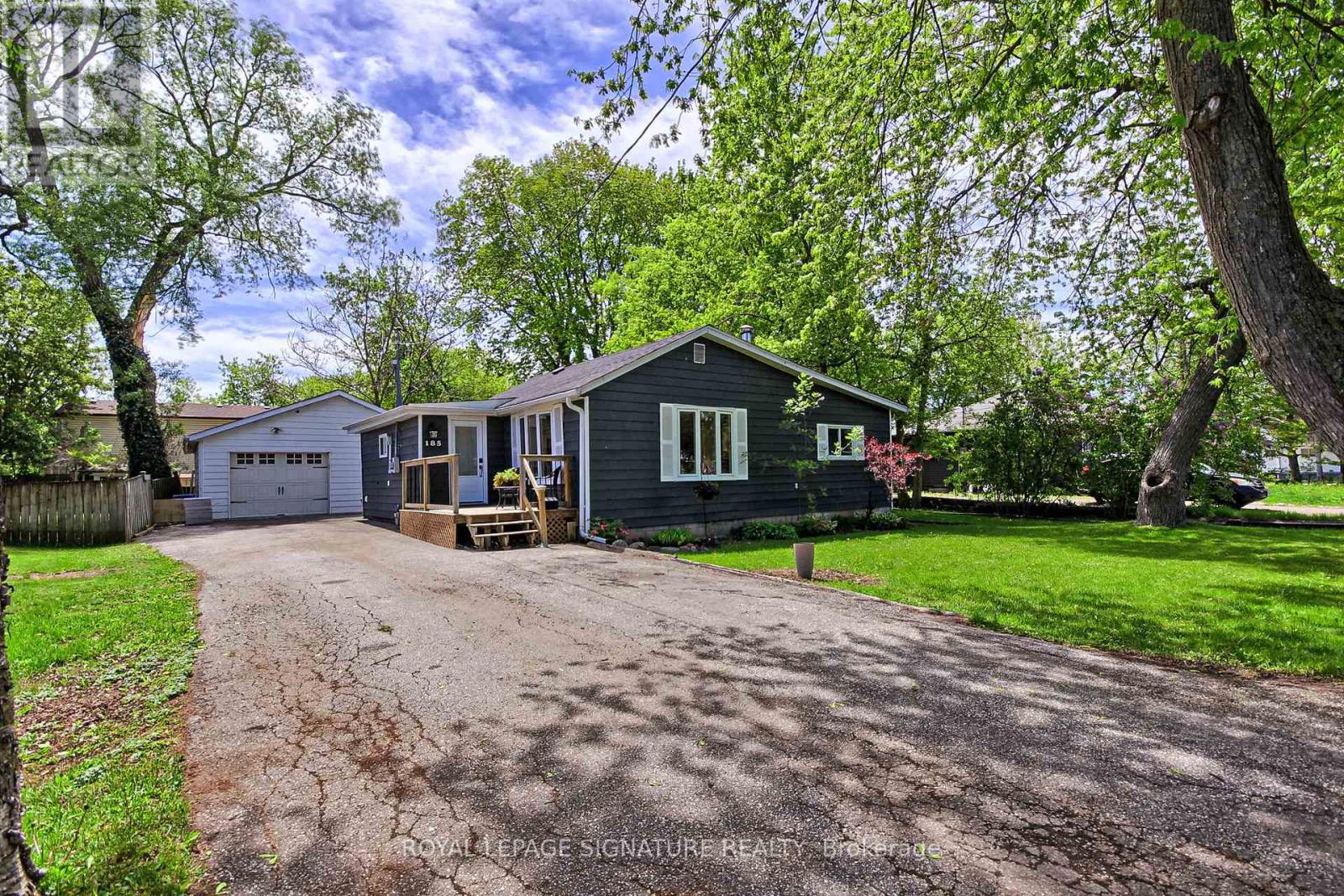 185 Woodland Avenue, Georgina, Ontario  L4P 2M9 - Photo 4 - N12324291