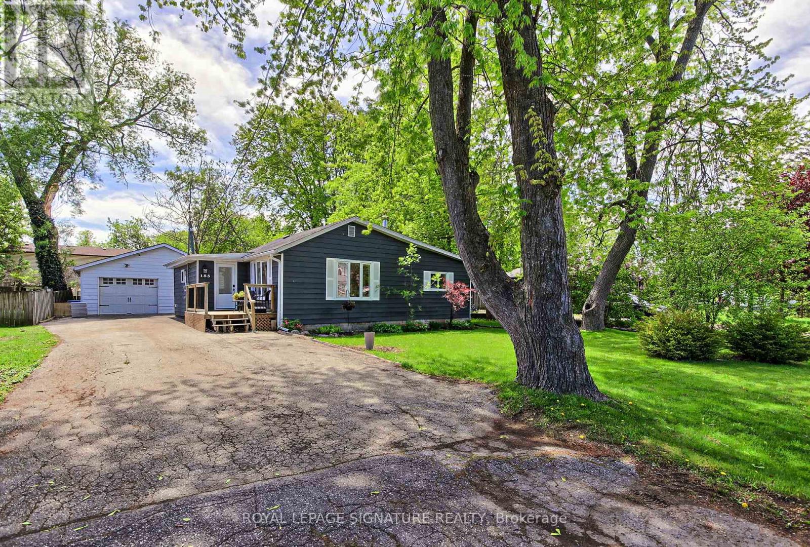 185 Woodland Avenue, Georgina, Ontario  L4P 2M9 - Photo 5 - N12324291