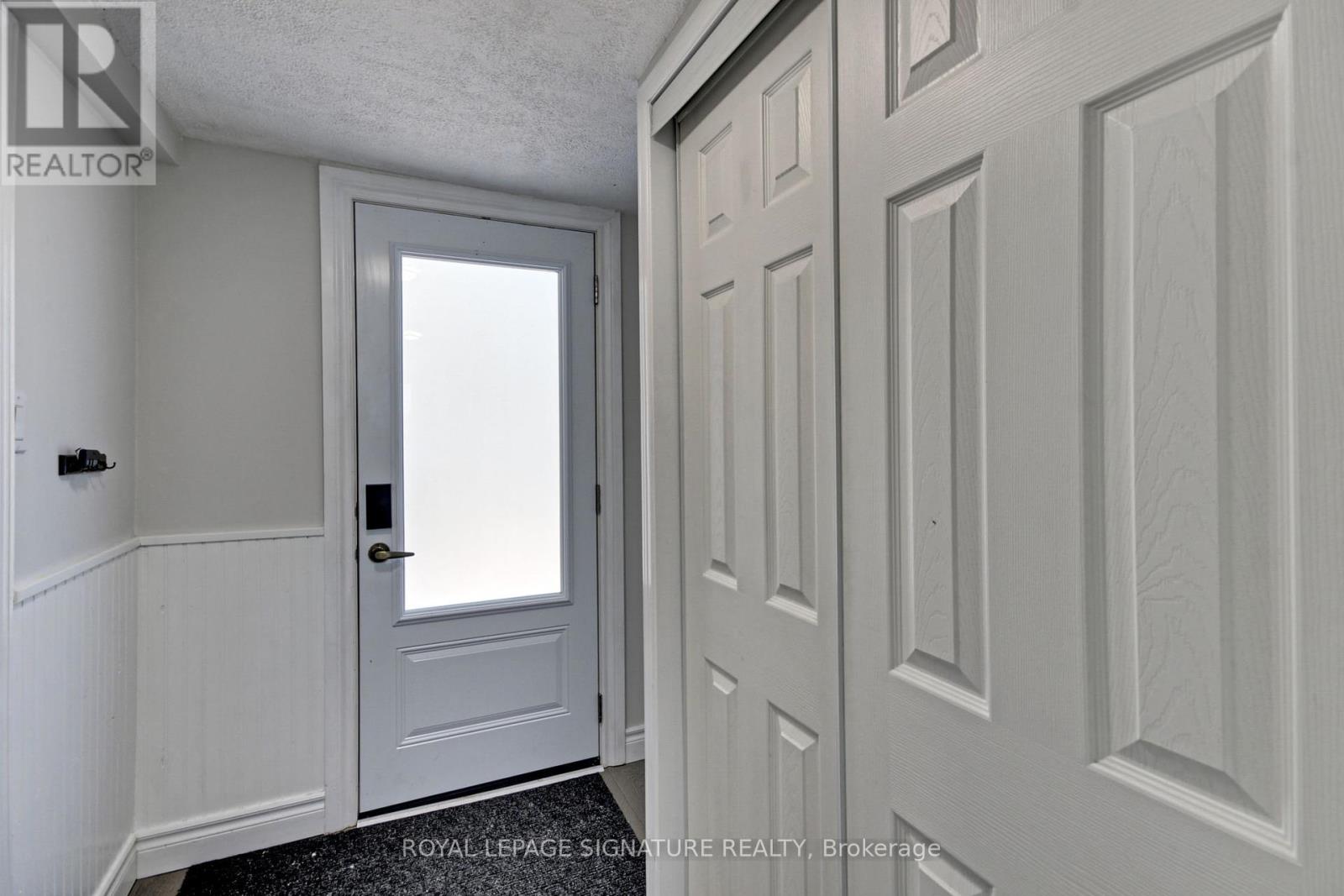 185 Woodland Avenue, Georgina, Ontario  L4P 2M9 - Photo 9 - N12324291
