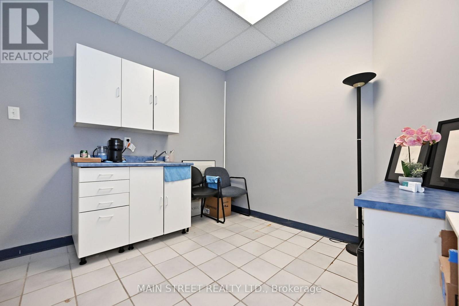 6 - 200 Davis Drive, Newmarket, Ontario  L3Y 2N4 - Photo 27 - N12324319