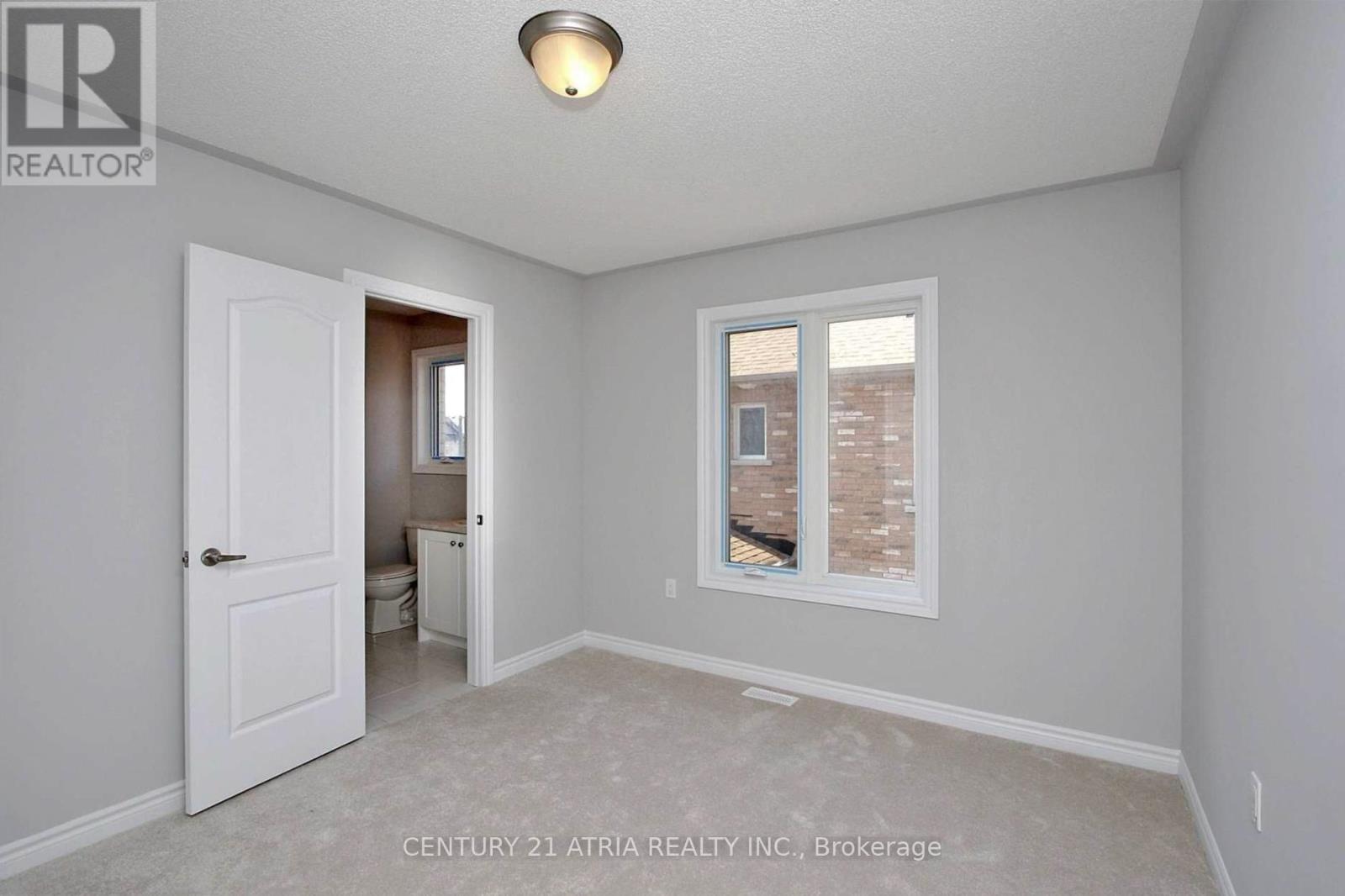 92 Sutherland Avenue, Bradford West Gwillimbury, Ontario  L3Z 4H4 - Photo 18 - N12324338