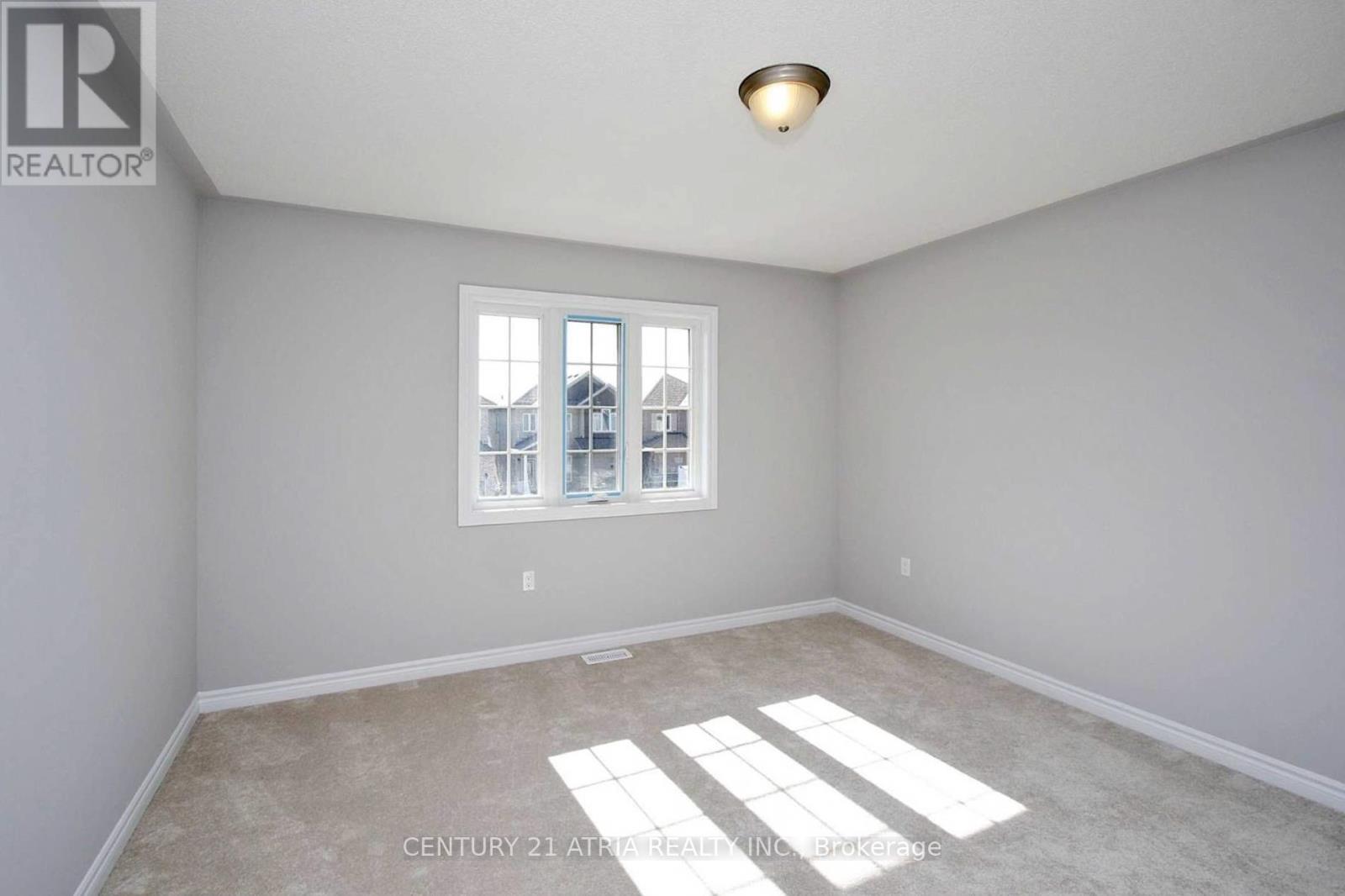 92 Sutherland Avenue, Bradford West Gwillimbury, Ontario  L3Z 4H4 - Photo 20 - N12324338