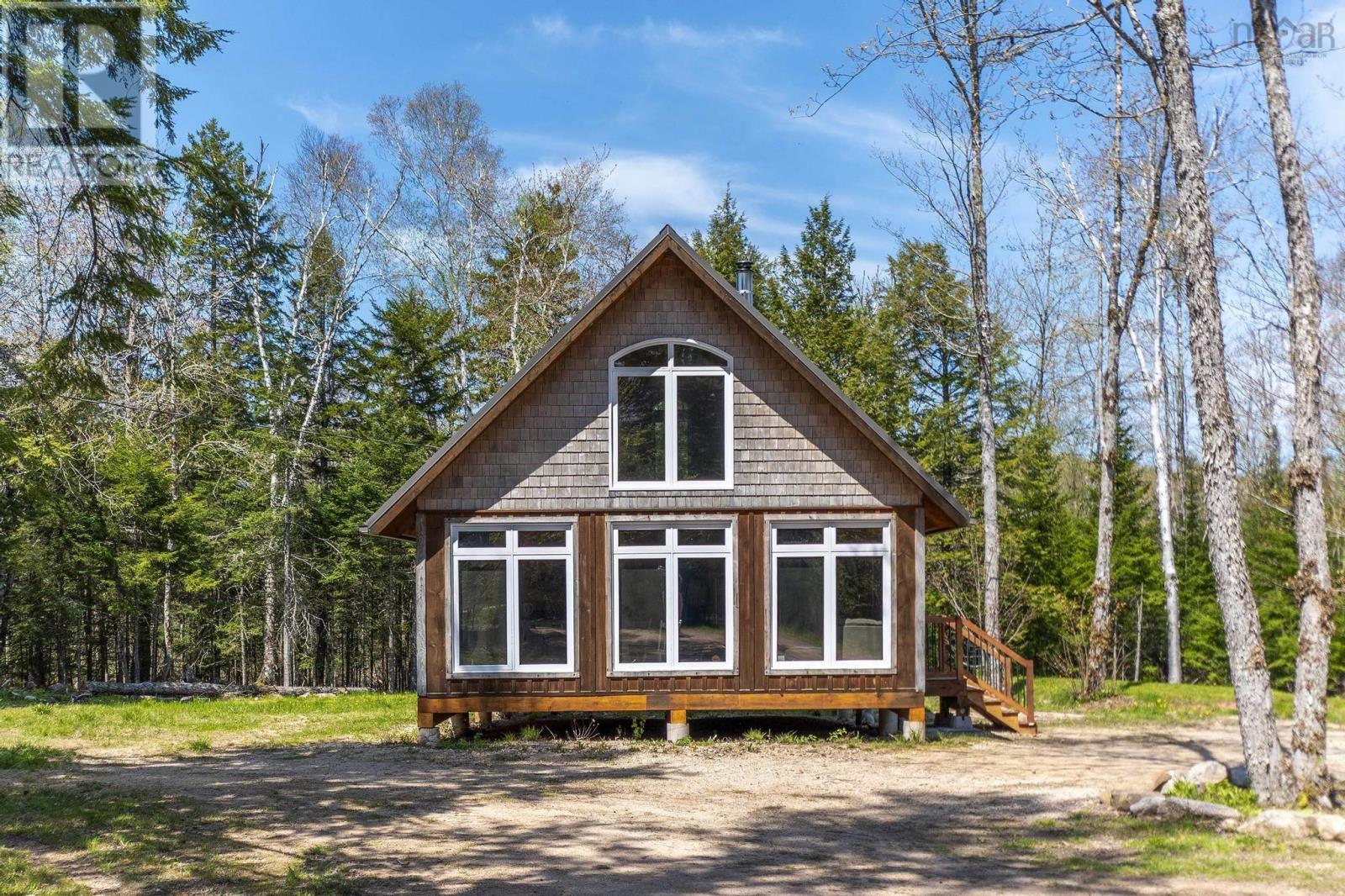 81 Crescent Point Road, Lakeview, Nova Scotia  B0R 1H0 - Photo 1 - 202511633